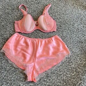 VTG Victoria Secret Angels Padded Bra Size 36C & Shorts Size S Set Coral Pink